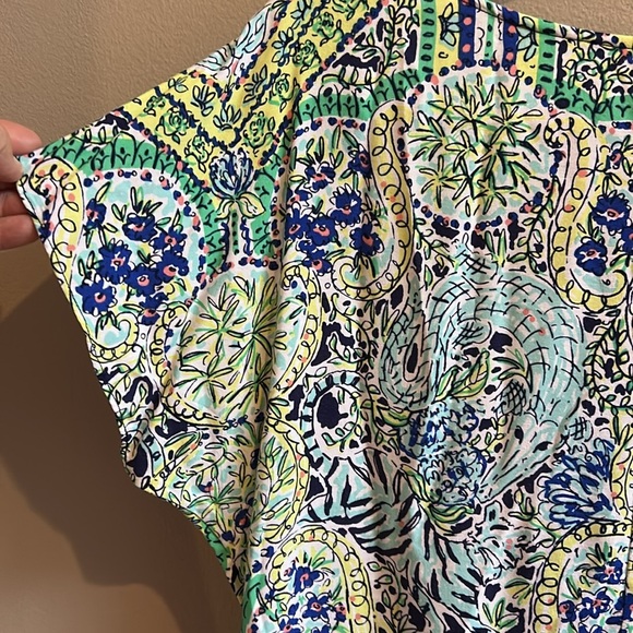 Lilly Pulitzer Cap Sleeve floral Print Top Rayon Size Small - Picture 8 of 10